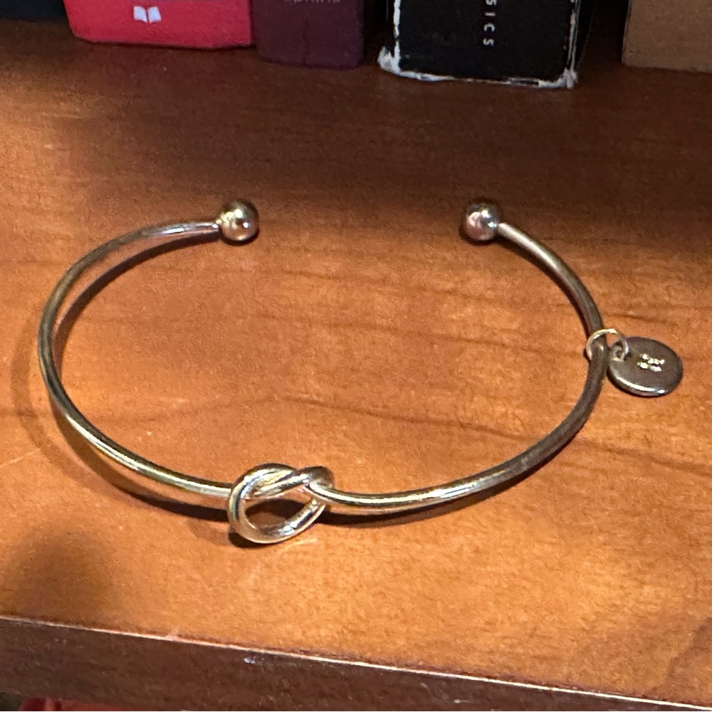 Elegant Gold Color Knot Bangle Bracelet